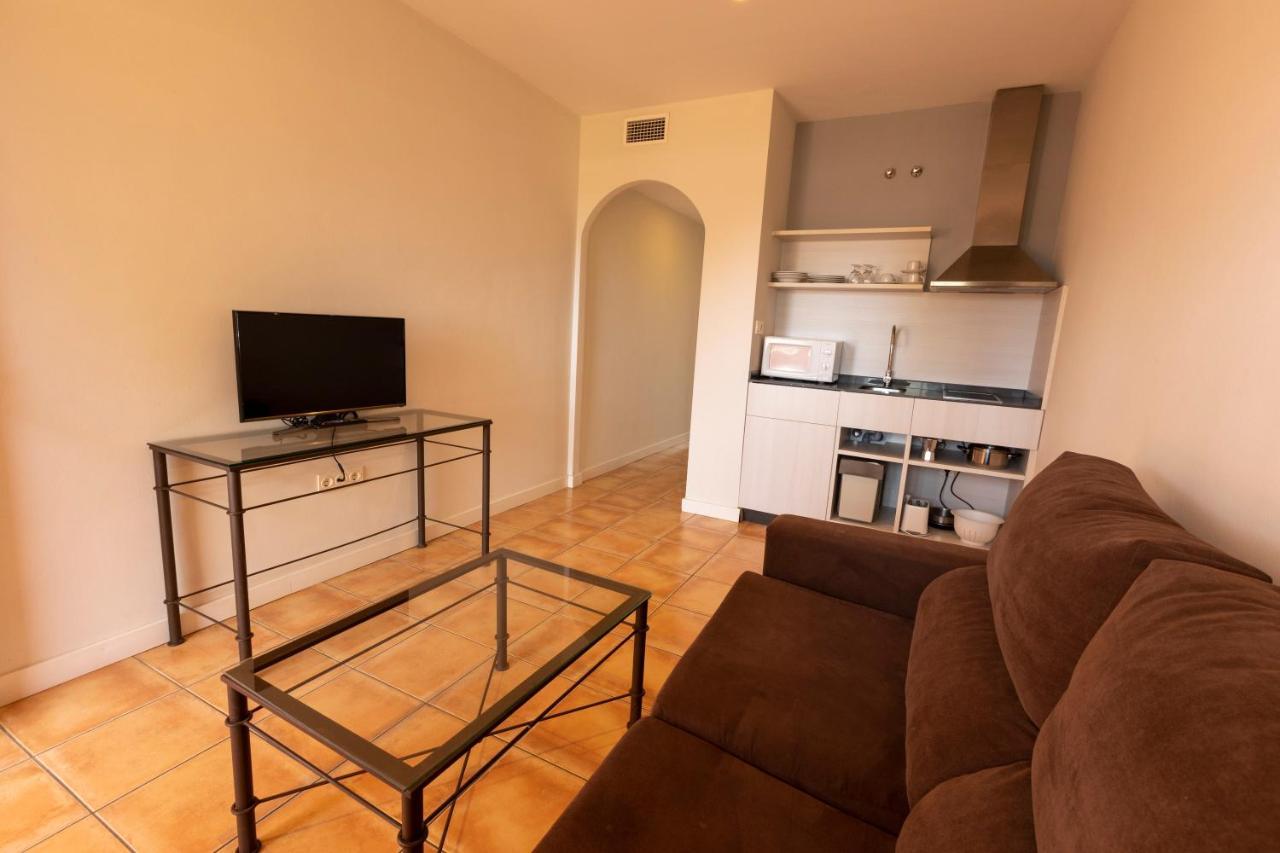 One-Bedroom Apartment (3 Adults + 1 Child),1410484637:JPEG